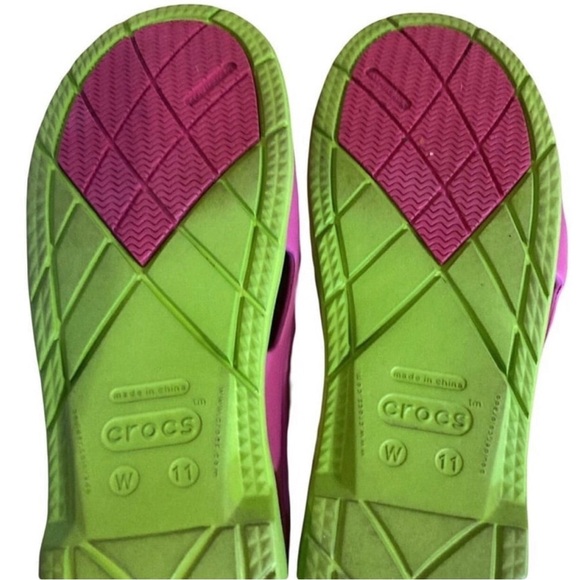 Crocs Beach Boat 2-Tone Pink/Lime Closed Shoes with Side Cutouts (11) - Picture 4 of 4